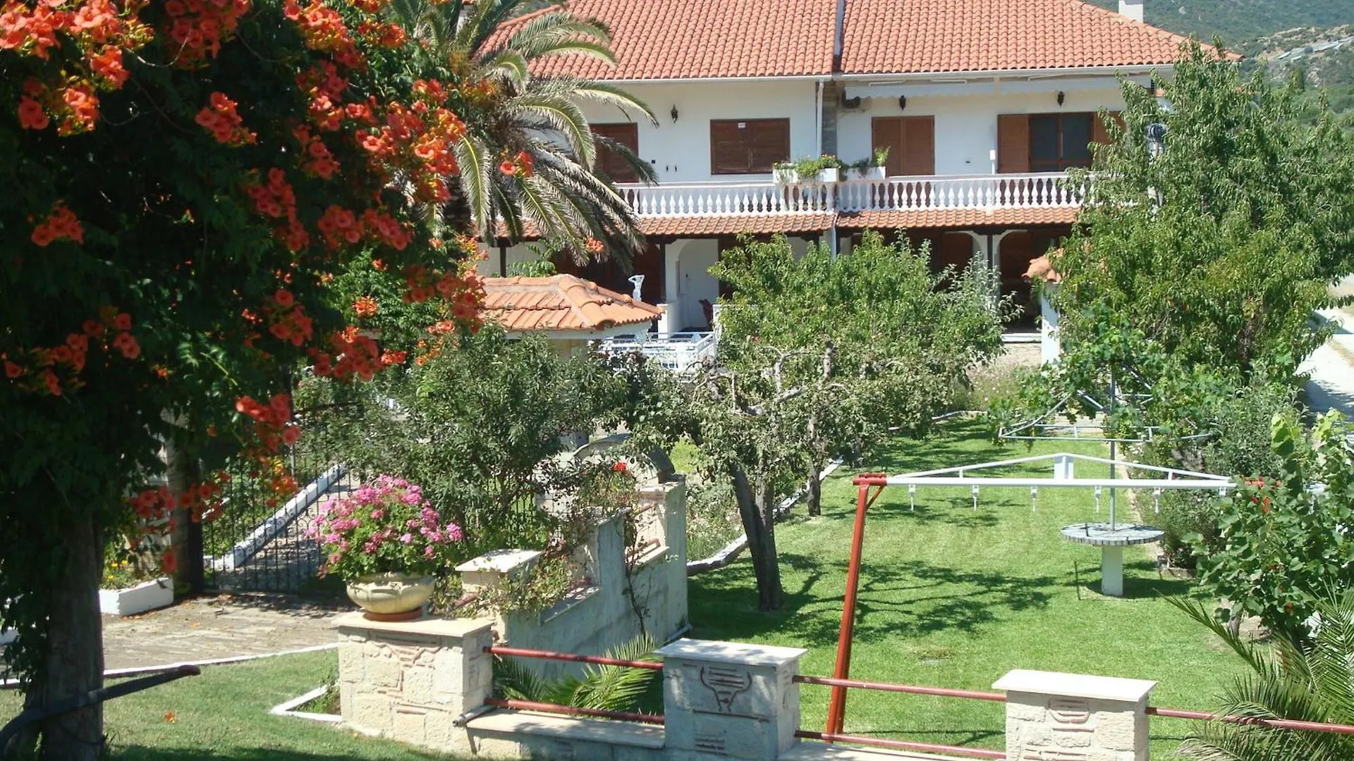 Villa Tonia Apartments Sarti