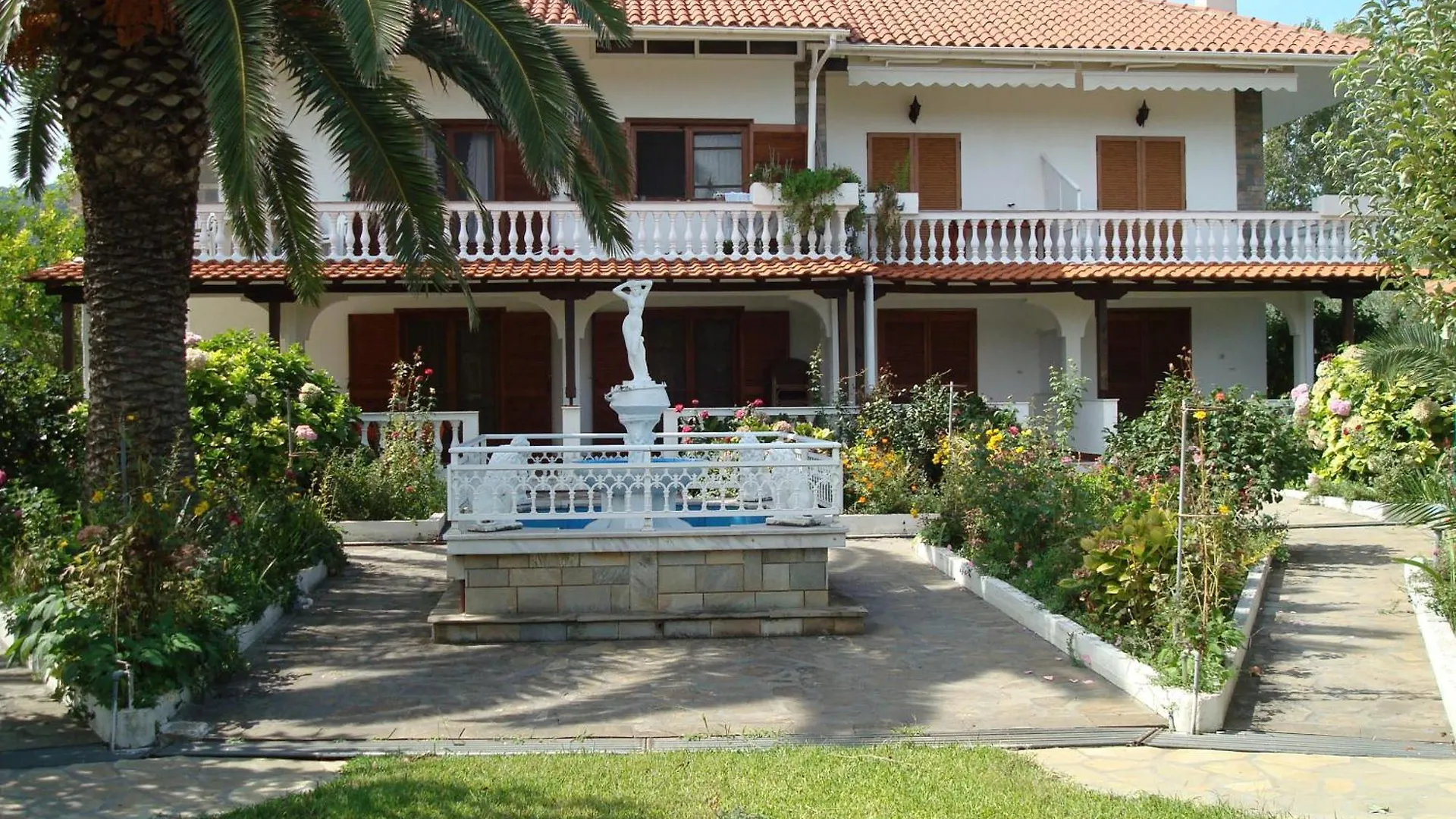 Villa Tonia Apartments Sarti