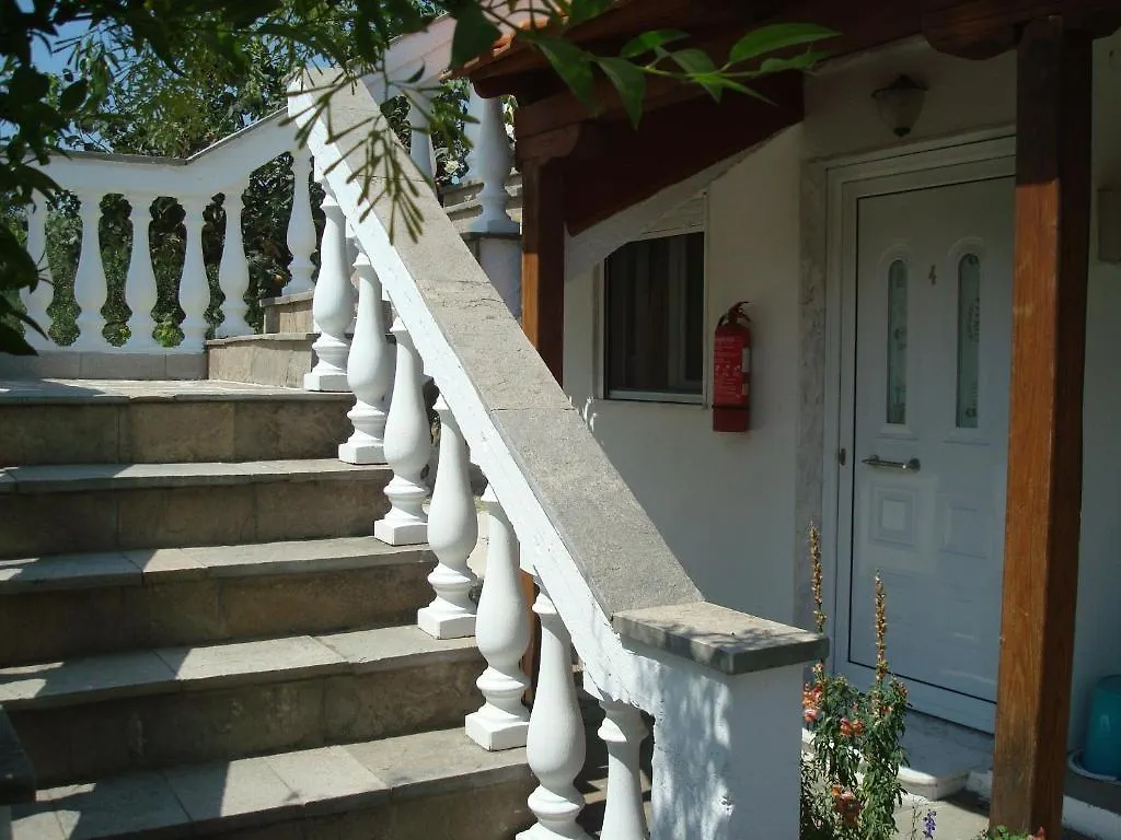 Villa Tonia Apartments Sarti